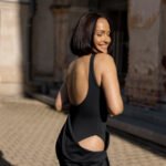 „Éclipse Noir“ – elegantiška juoda midi suknelė